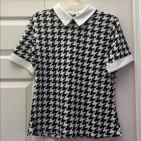 Tops - Black and White Houndstooth Collared Shirt